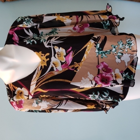 Thalia Sodi Floral Top - Picture 1 of 6